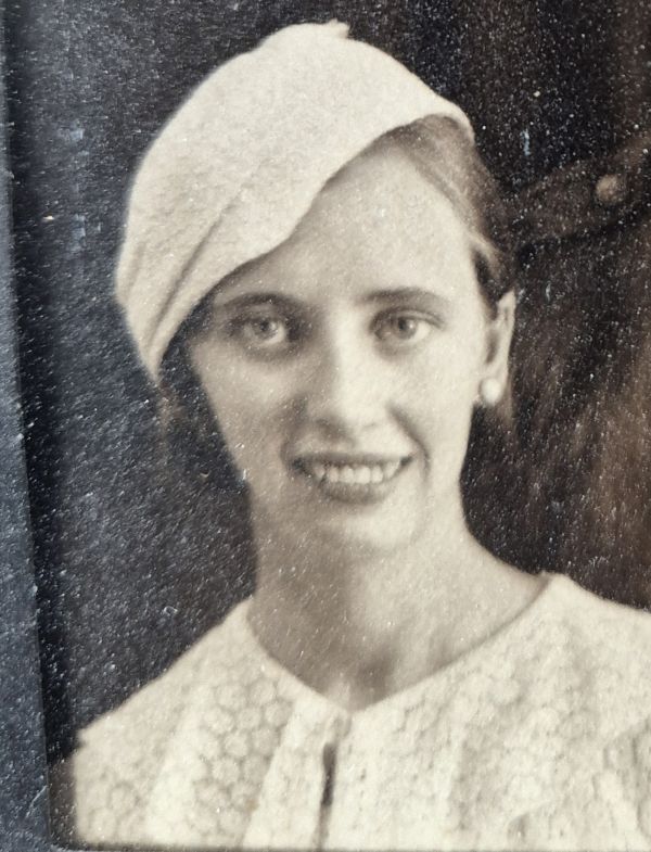 Portretfoto C.T. Wouterse-Peters, foto familie