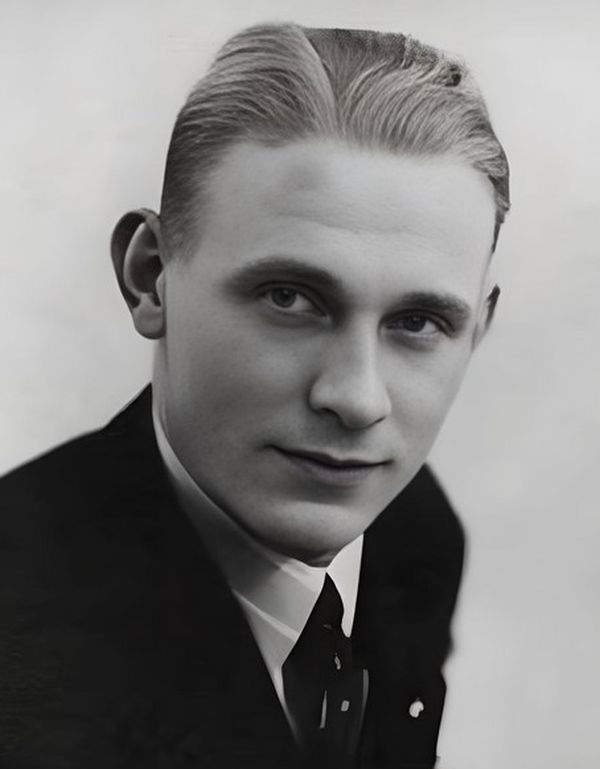Portretfoto J. van der Wal verbeterd