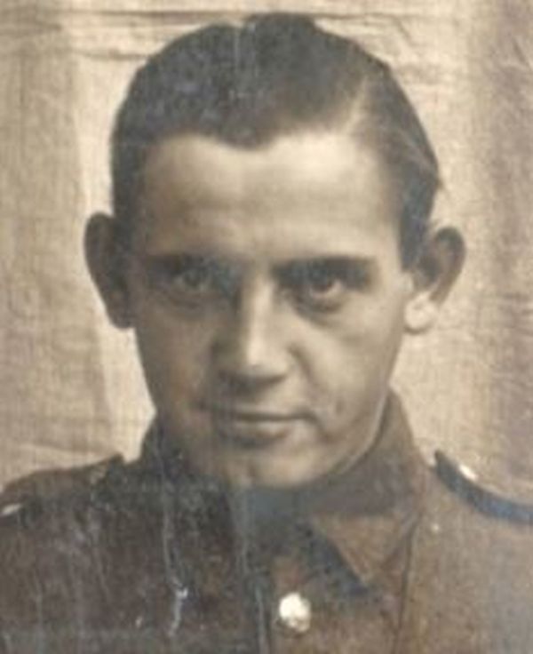 Portretforo T. Blotko, bron Polish War Graves