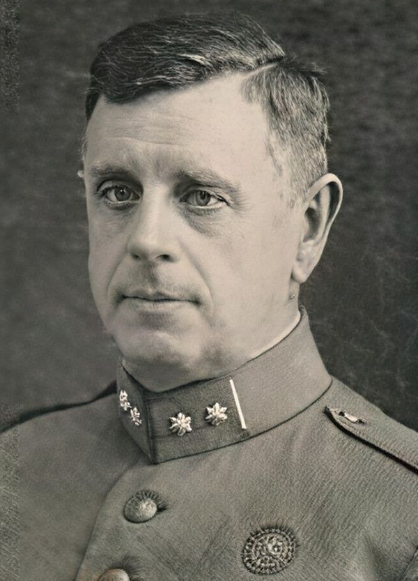 Portretfoto verbeterd E.J. Kools, bron Vrijheid.Scouting