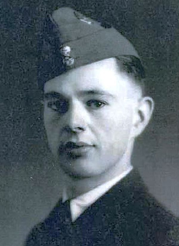 Portretfoto R.M. Bull, courtesy Lakefield College School, ON, Canada
