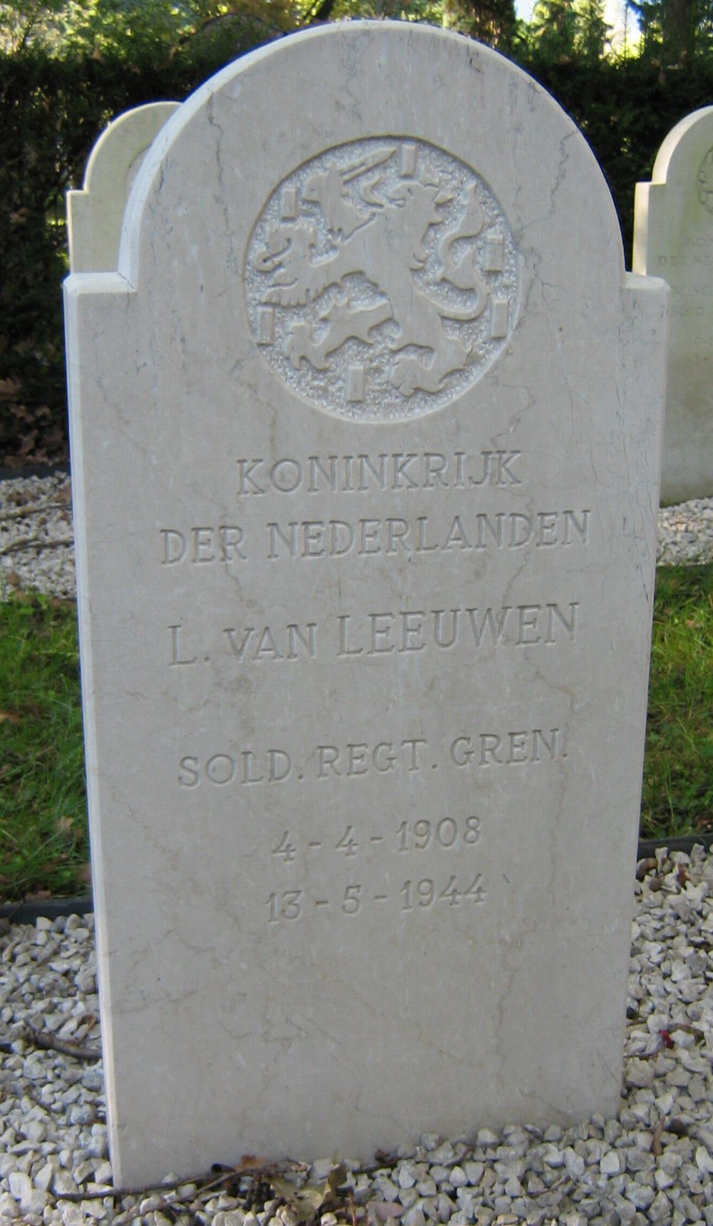 leeuwen.l.van.2010.jpg