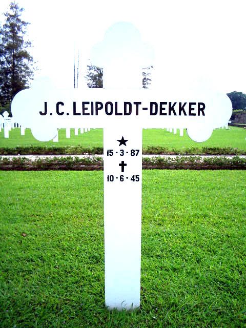 leipolt dekker.j.c.2004.jpg