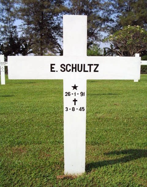 schultz e.2004.jpg