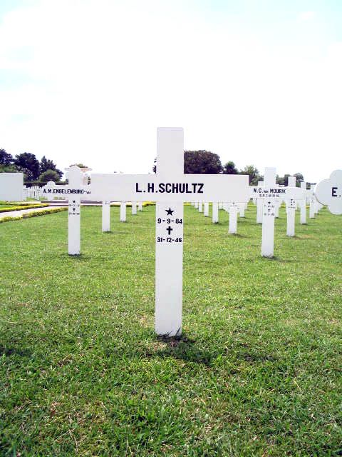 schultz.l.h.2005.jpg