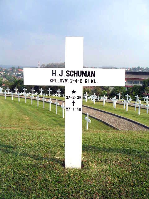 schuman.h.j.2004.jpg.JPG