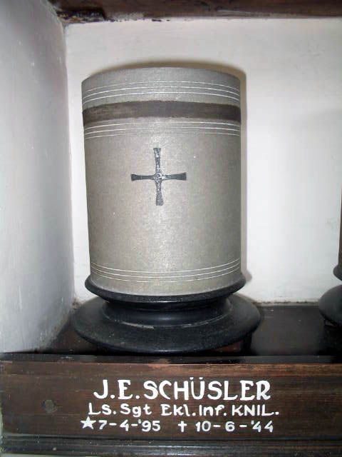 schusler.j.e.2005.jpg