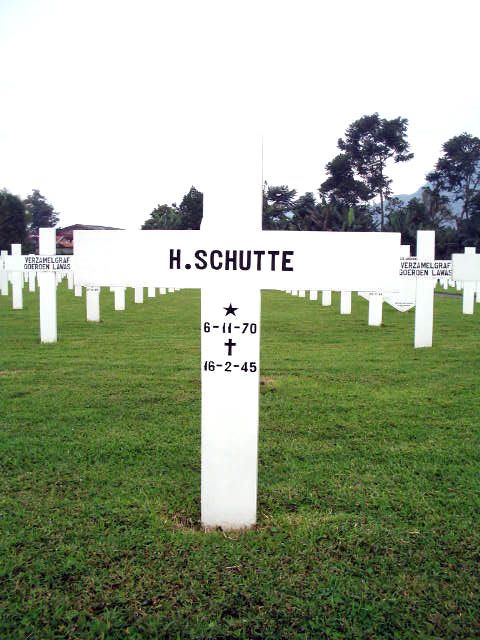 schutte.h.2005.jpg