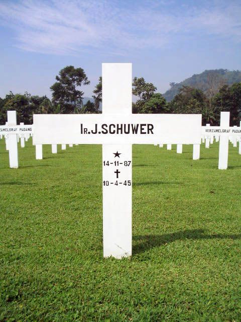 schuwer.j.2005.jpg
