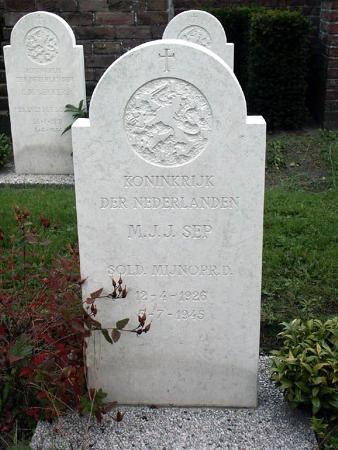 Sep.M.J. 2004.jpg