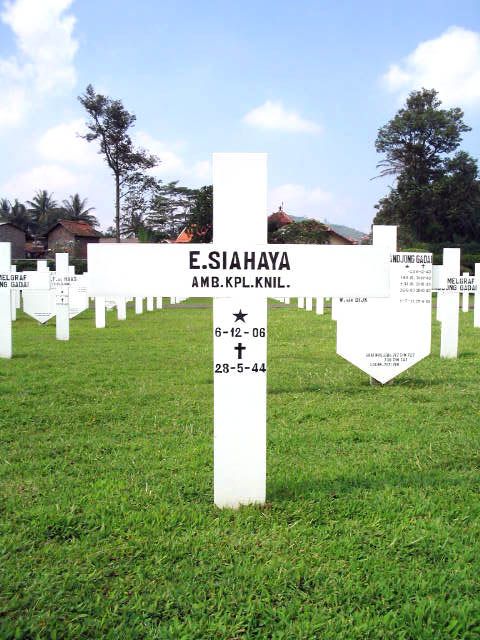 siahaya.e.2005.jpg