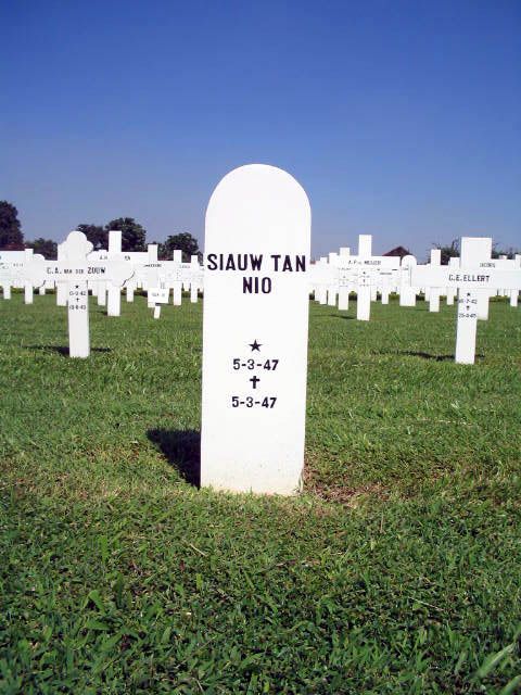 siauw tan nio.2005.jpg