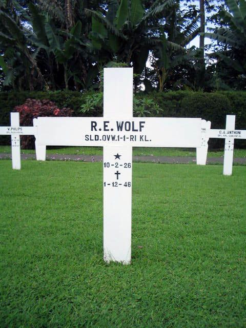 wolf.r.e.2005.jpg