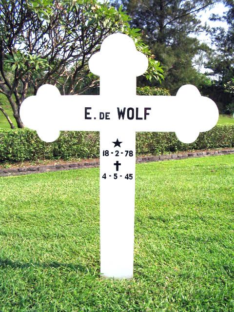 wolf.de.e.2004.jpg.JPG