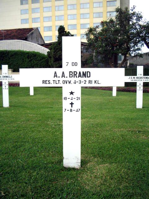 brand.a.a.2005.jpg
