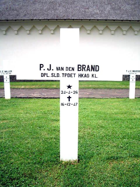 brand.v.den.p.j.2005.jpg