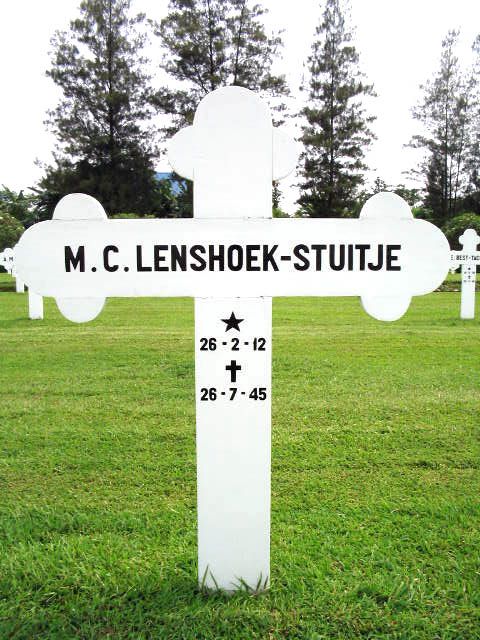 LENSHOEK STUITJE.M.C.2004.JPG
