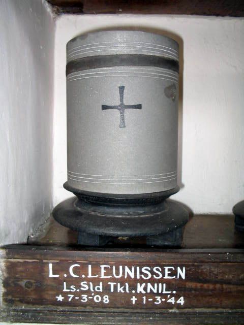 leunissen.l.c.2005.jpg