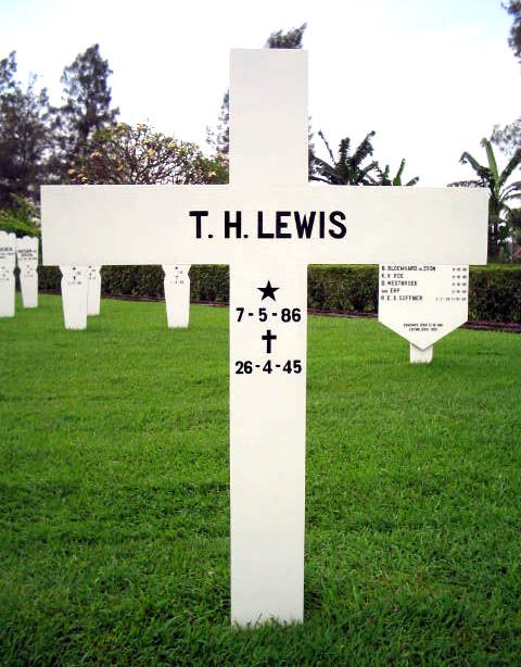 lewis t.h.2004.jpg