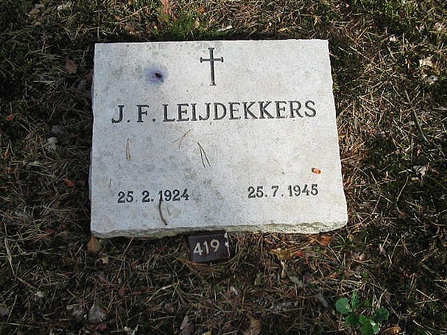 093740.jpg