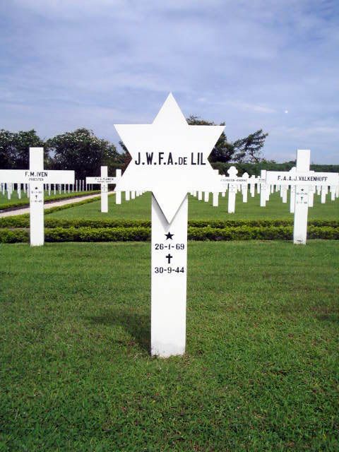 lil.de.j.w.f.a.2005.jpg