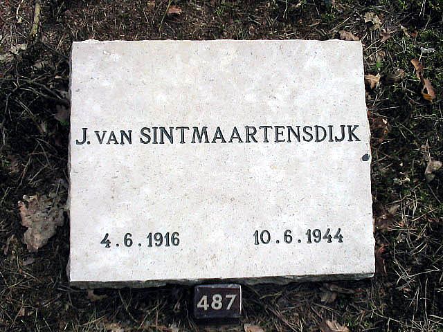 sintmaartensdijk.van.j.2005.jpg