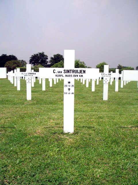 sintruijen.van.c.2005.jpg