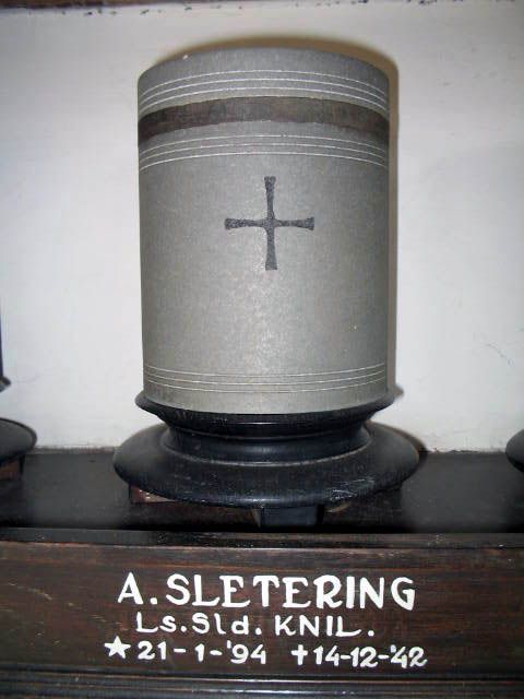 sletering.a.2005.jpg