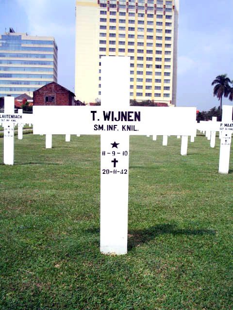 wijnen.t.2005.jpg