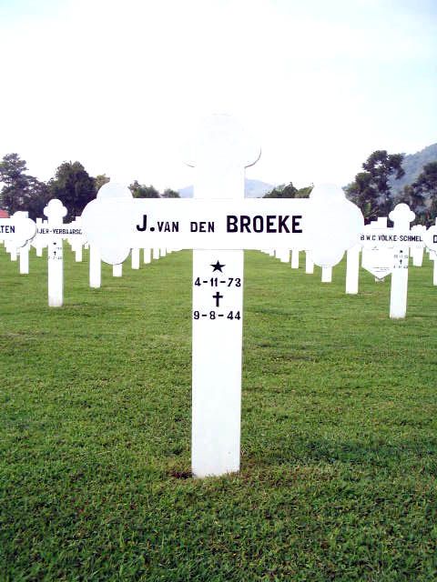 broeke.v.den.j.2005.jpg