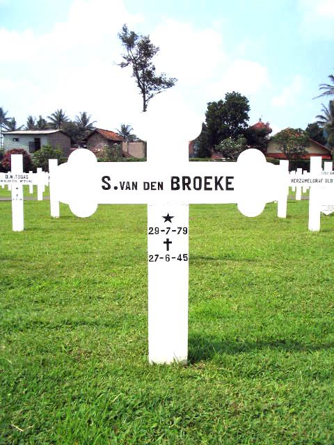 broeke.v.den.s.2005.jpg