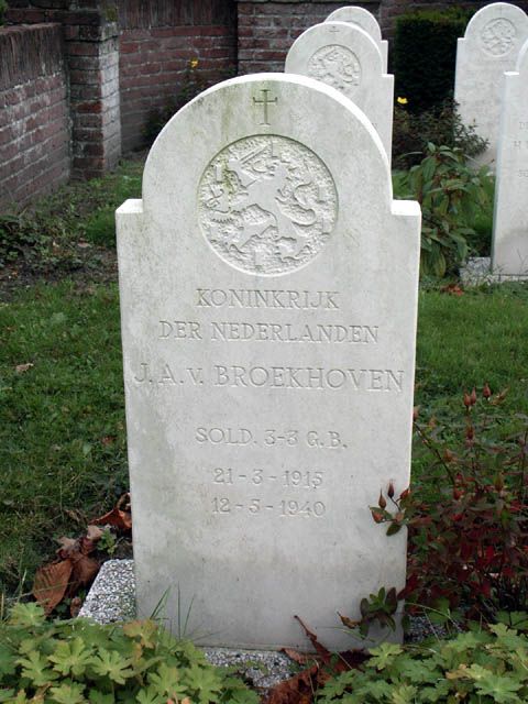 Broekhoven. J.A.van 2004.jpg
