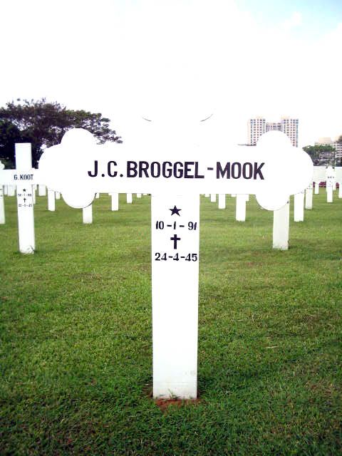 broggel.mook.j.c.2005.jpg