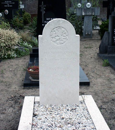Bruggen A.A. van der 2004.jpg
