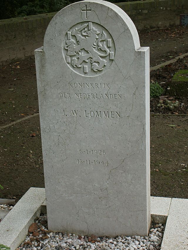 Lommen J.W.2004.jpg
