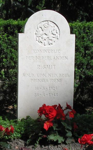 R.Smit.jpg