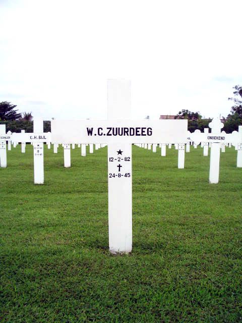 zuurdeeg.w.c.2005.jpg