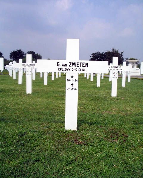 zwieten.van.g.2005.jpg