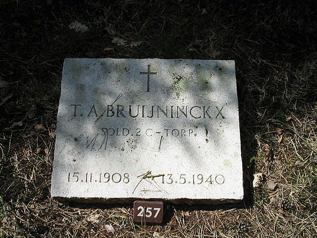 022587.JPG