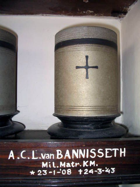 bannisseth.van.a.c.l.2005.jpg