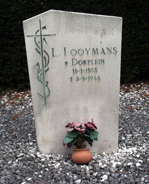 L.L. Looijmans.jpg