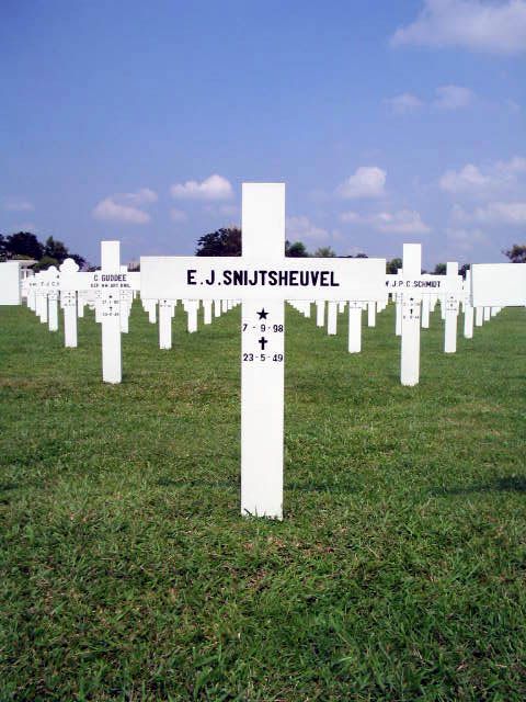 snijtsheuvel.e.j.2005.jpg