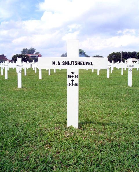 snijtsheuvel.m.a.2005.jpg