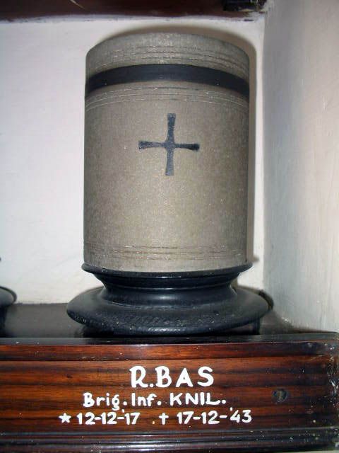 bas.r.2005.jpg