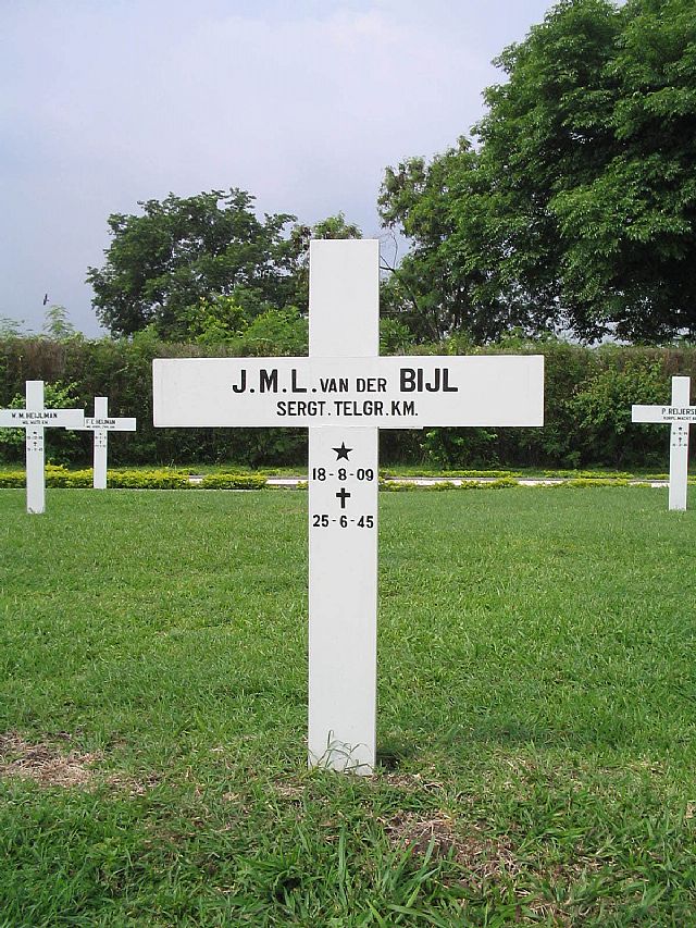 bijl v der j.m.l.2004.jpg