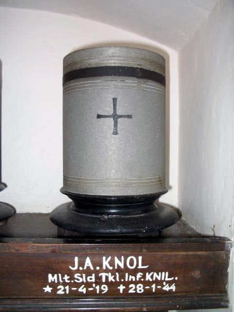 knol.j.a.2005.jpg