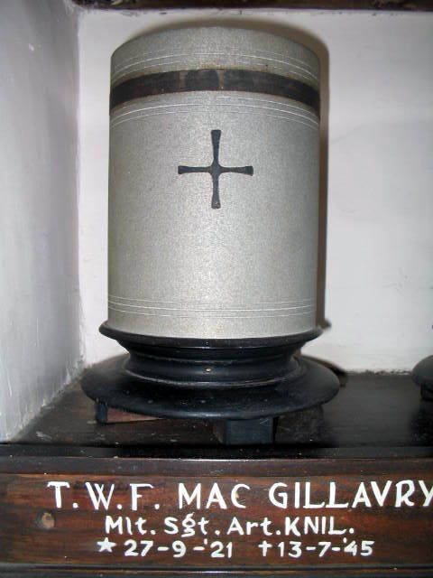 mac gillavry.t.w.f.2005.jpg