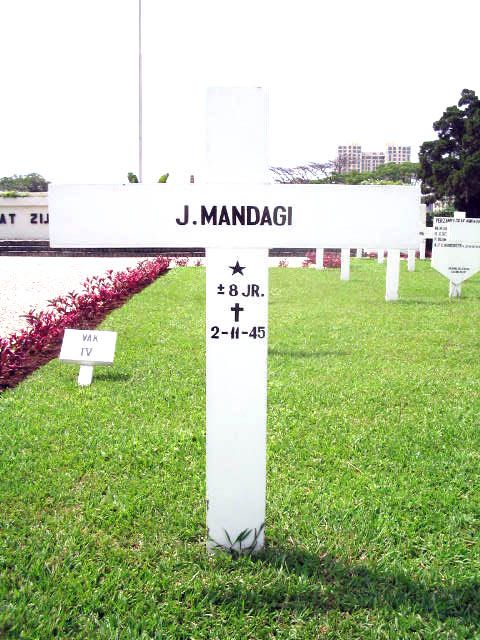 mandagi.j.2005(1).jpg