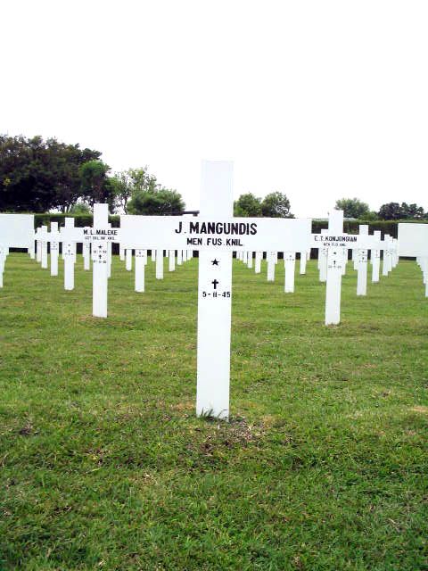 mangundis.j.2005.jpg