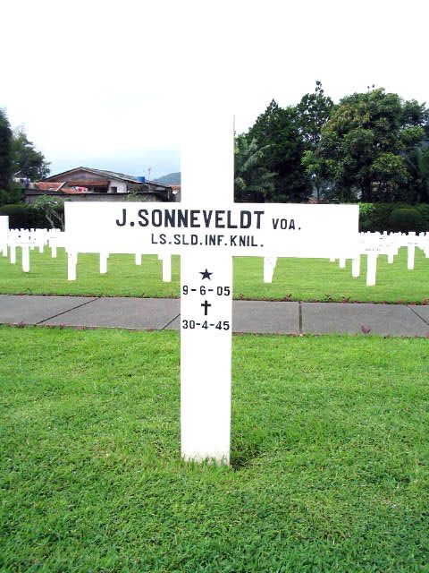 sonneveldt.j.2005.jpg